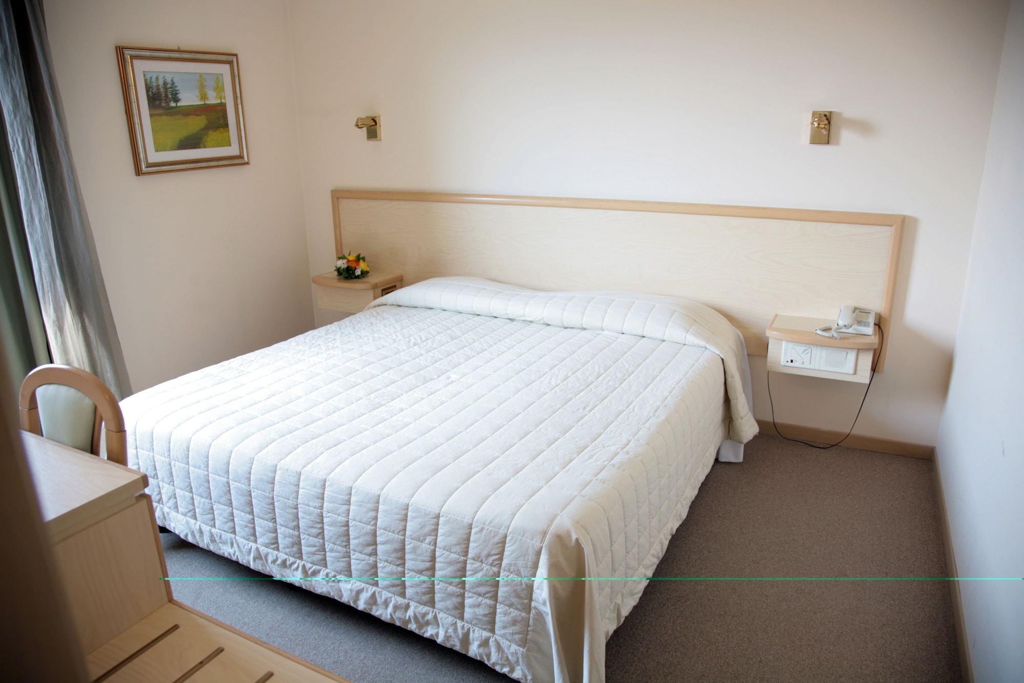 Hotel Bassetto Ferentino Buitenkant foto