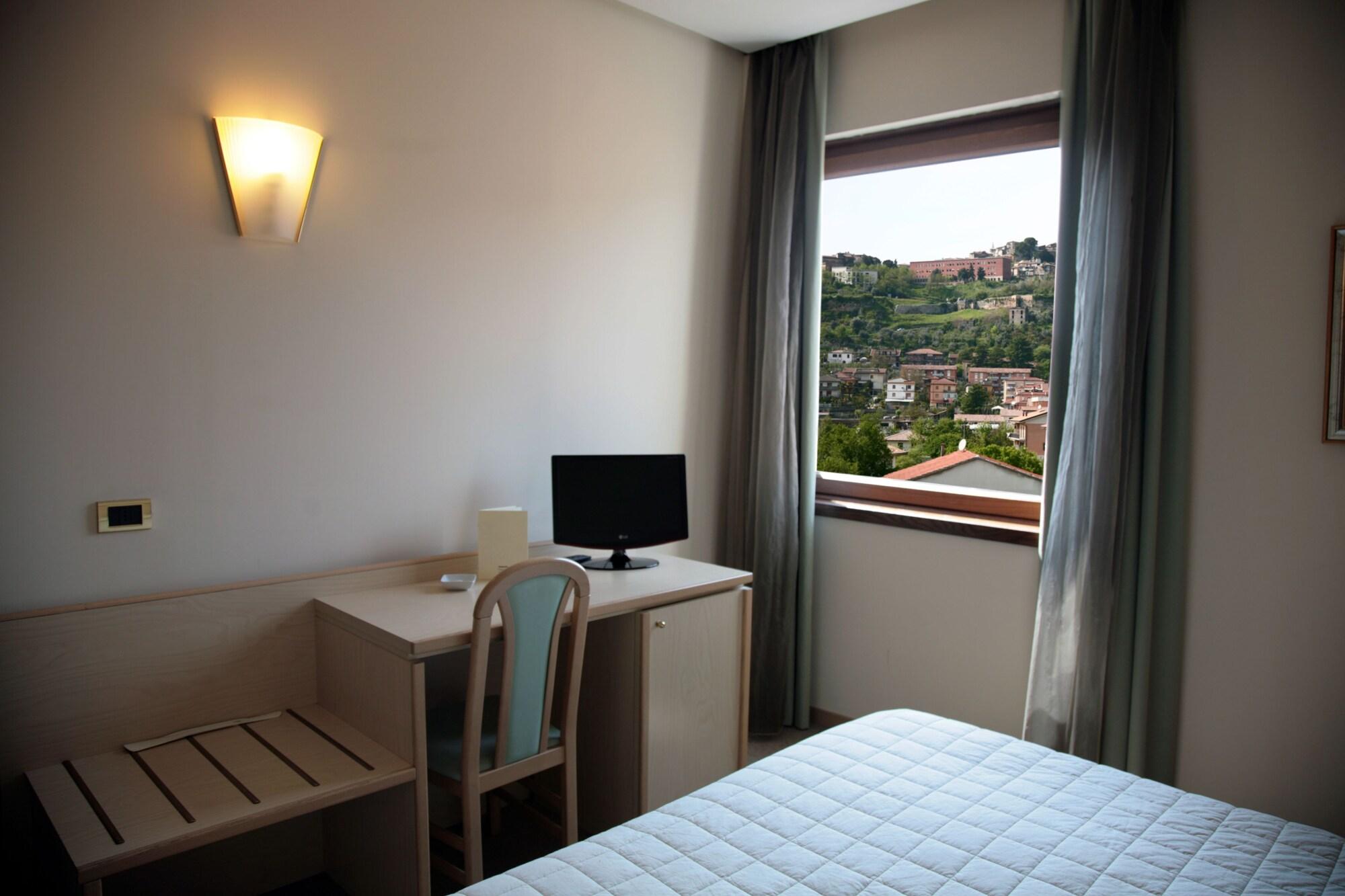 Hotel Bassetto Ferentino Buitenkant foto