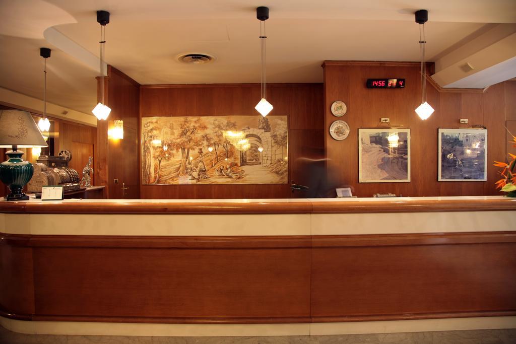 Hotel Bassetto Ferentino Buitenkant foto
