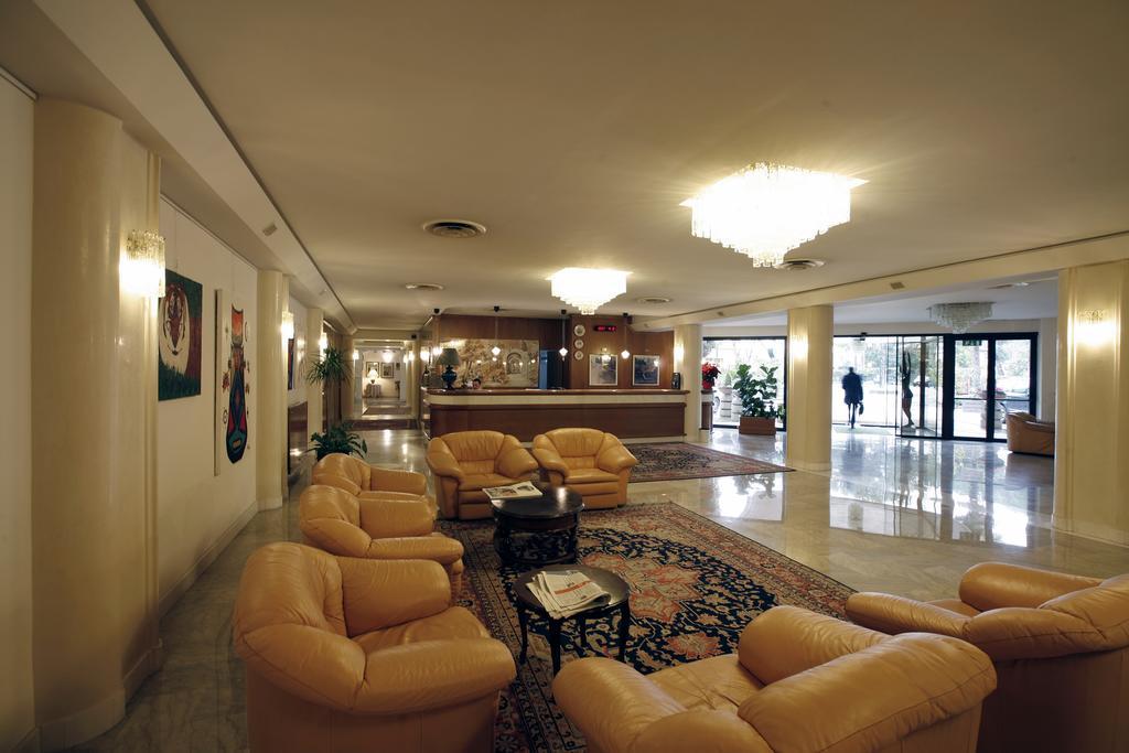 Hotel Bassetto Ferentino Buitenkant foto