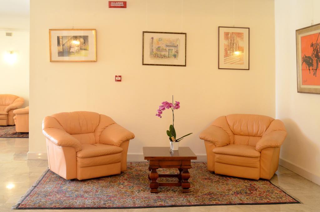 Hotel Bassetto Ferentino Buitenkant foto
